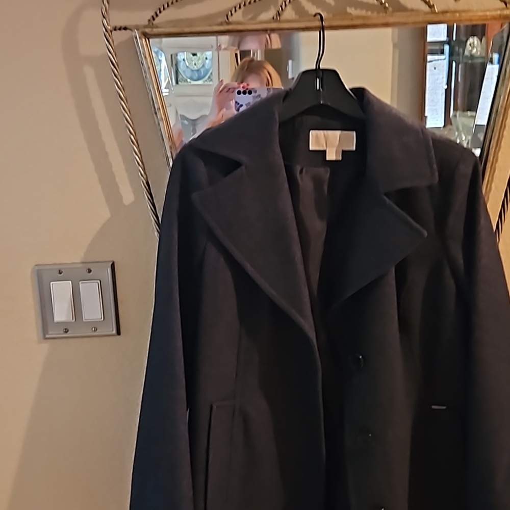 Gorgeous wool coat. Worn once only . Sent To Consignment